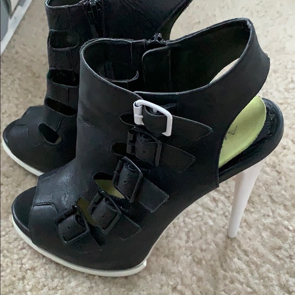 ALDO “WIOLETTA” heels with white heel! So unique - Picture 3 of 4